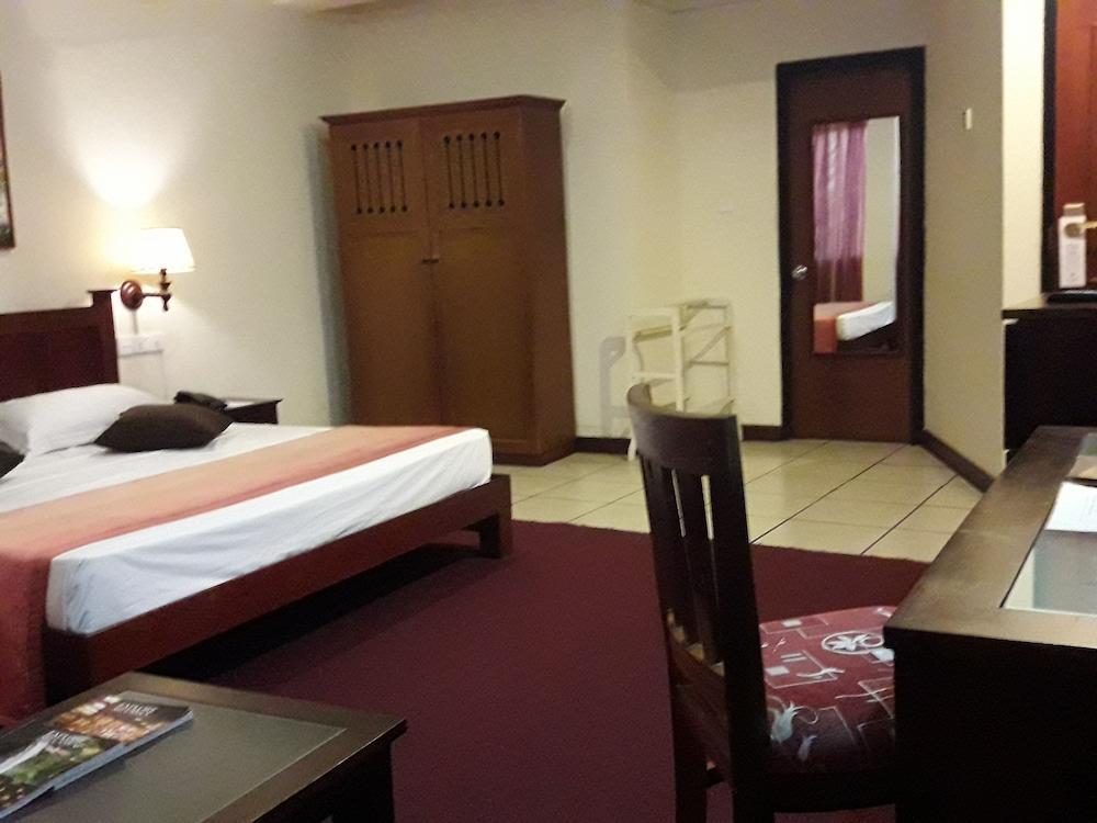 Hotel Janaki Κολόμπο Εξωτερικό φωτογραφία