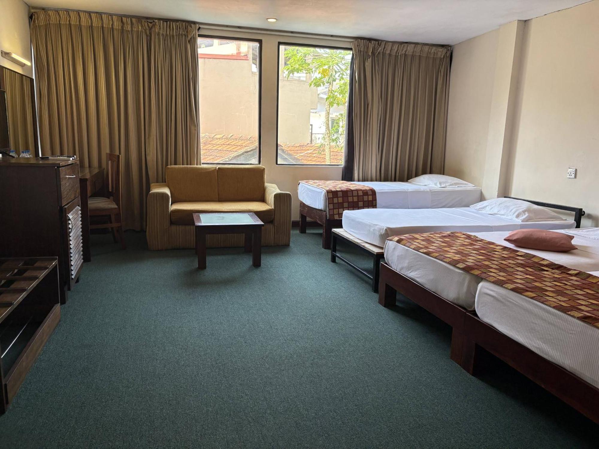 Hotel Janaki Κολόμπο Εξωτερικό φωτογραφία