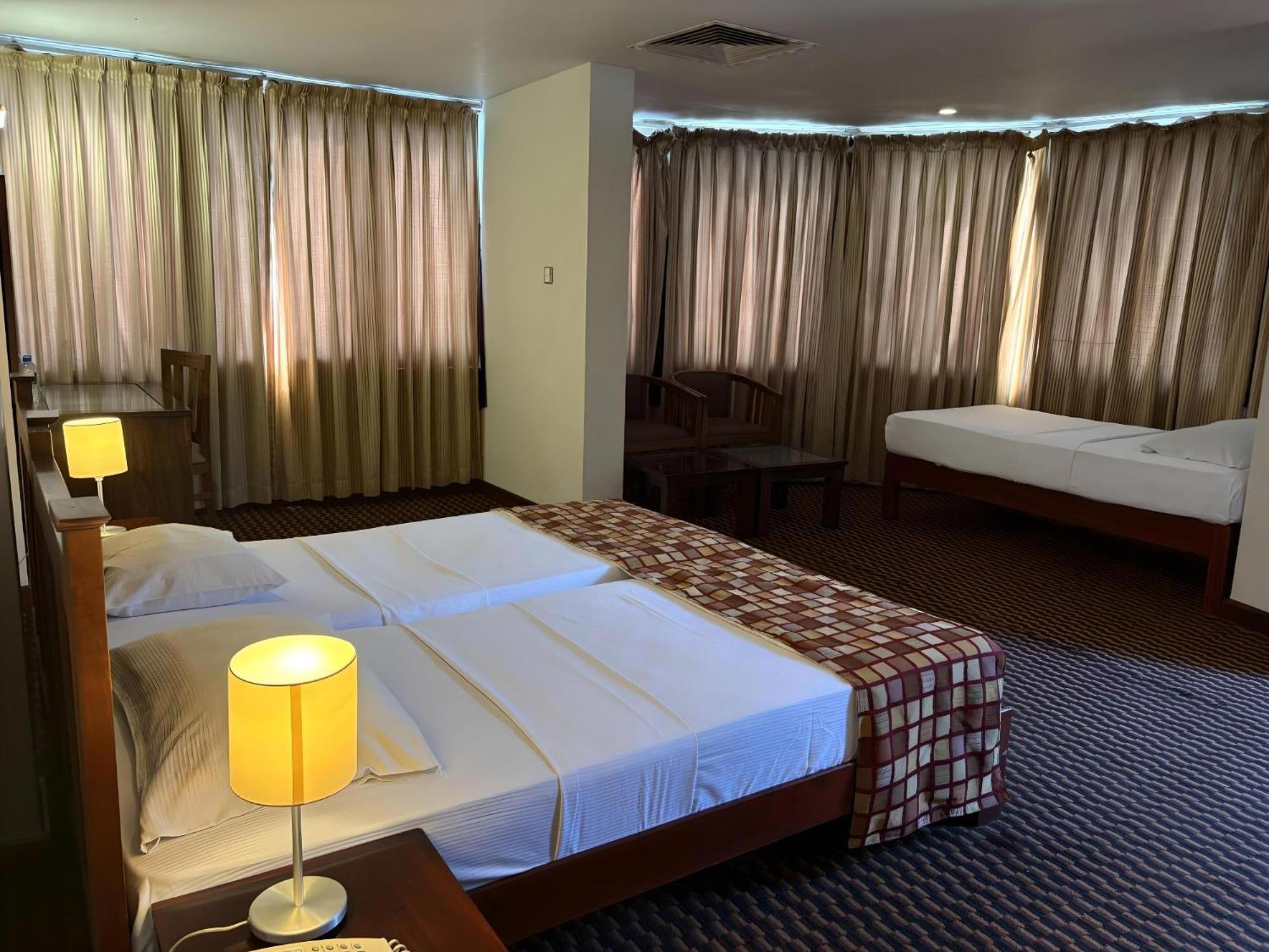 Hotel Janaki Κολόμπο Εξωτερικό φωτογραφία