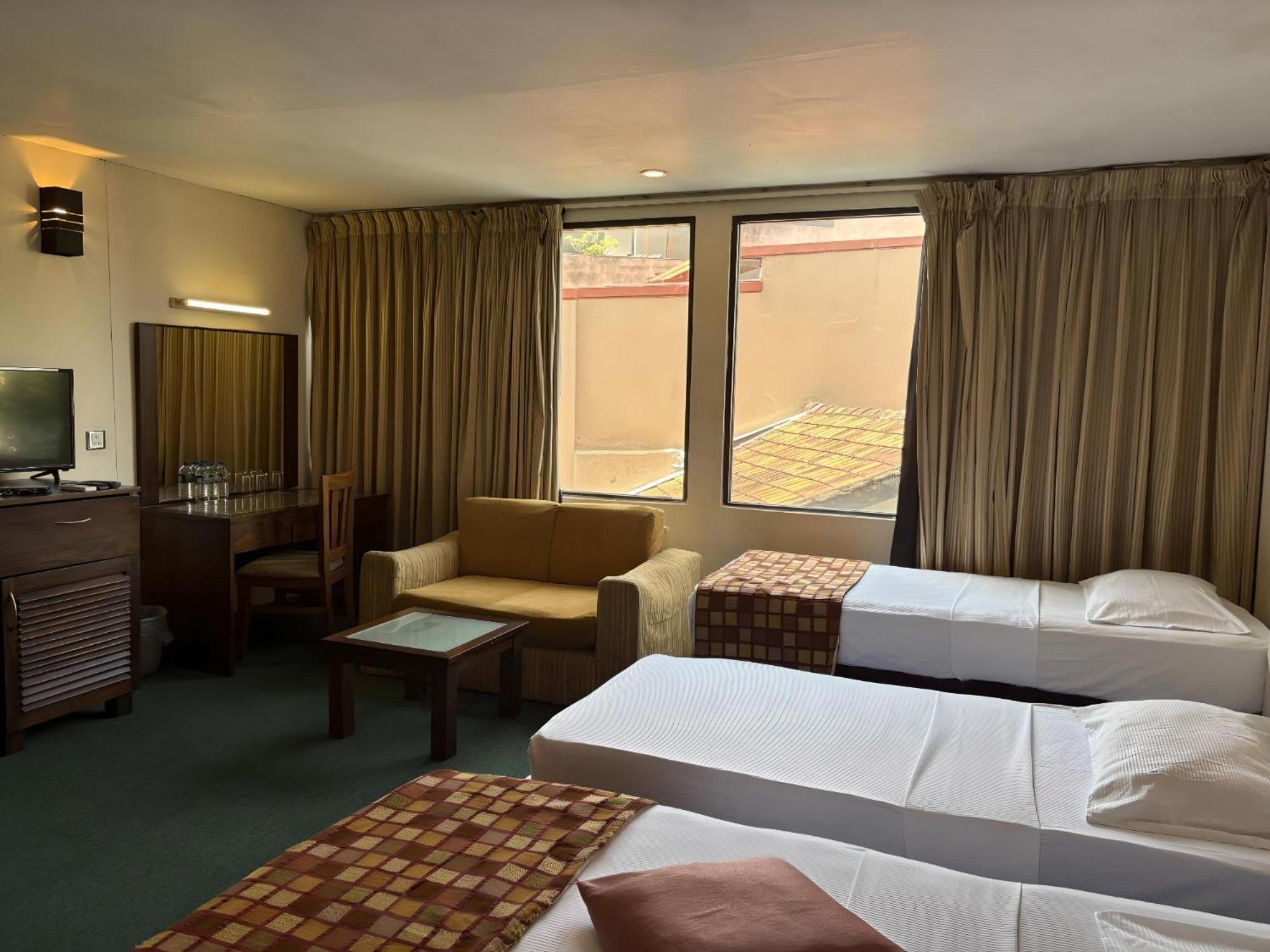 Hotel Janaki Κολόμπο Εξωτερικό φωτογραφία