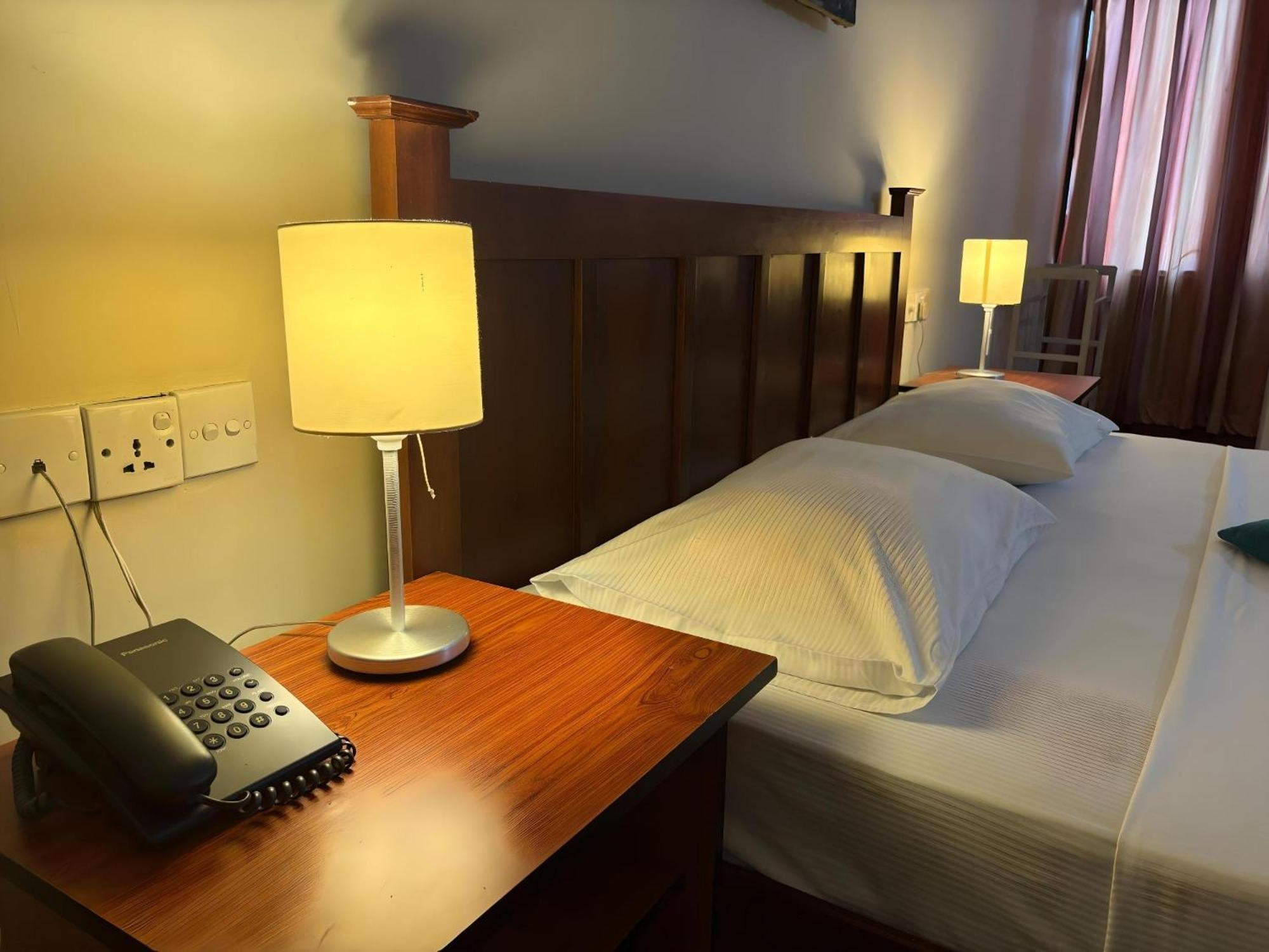 Hotel Janaki Κολόμπο Εξωτερικό φωτογραφία