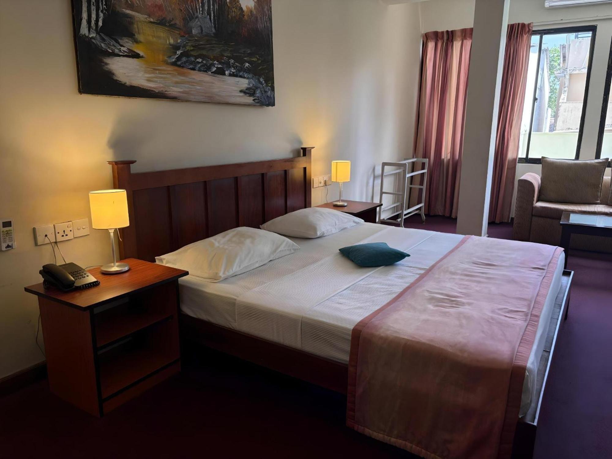 Hotel Janaki Κολόμπο Εξωτερικό φωτογραφία