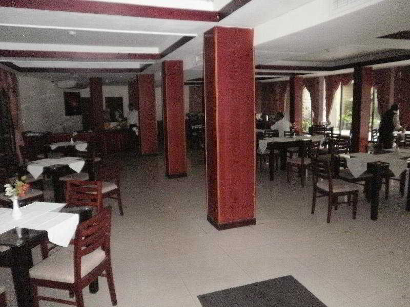 Hotel Janaki Κολόμπο Εξωτερικό φωτογραφία