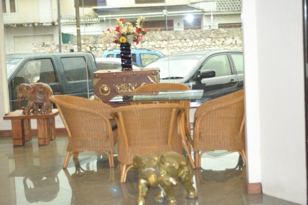 Hotel Janaki Κολόμπο Εξωτερικό φωτογραφία