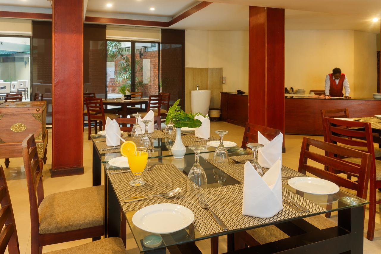 Hotel Janaki Κολόμπο Εξωτερικό φωτογραφία
