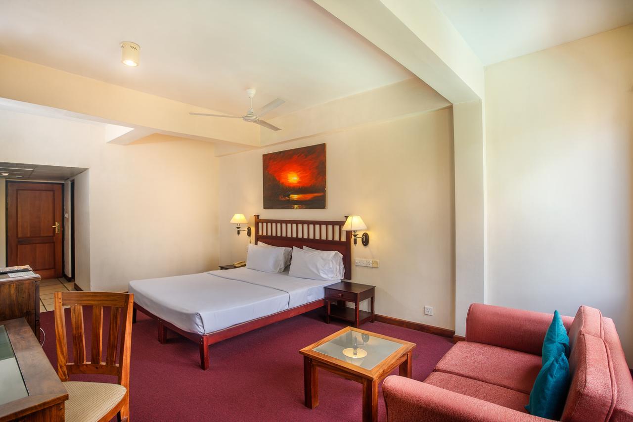 Hotel Janaki Κολόμπο Δωμάτιο φωτογραφία