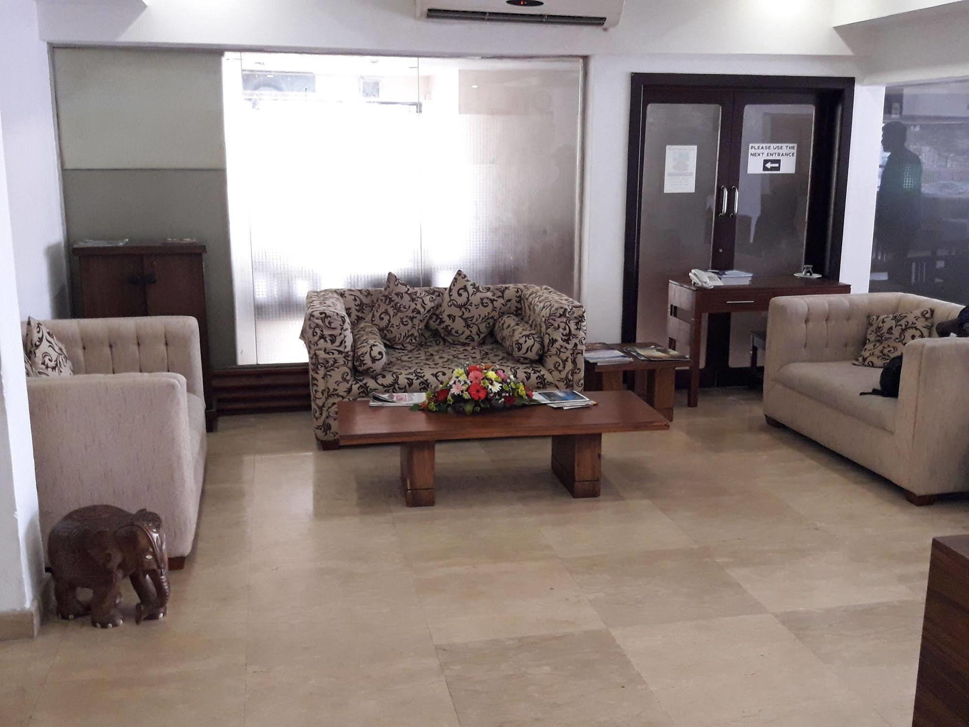 Hotel Janaki Κολόμπο Εξωτερικό φωτογραφία