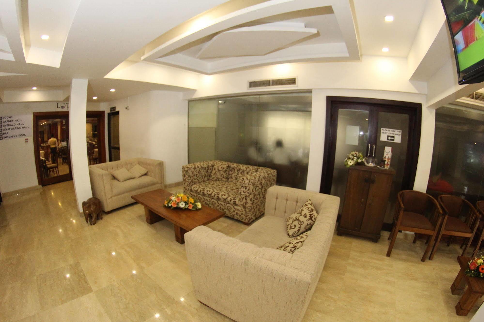 Hotel Janaki Κολόμπο Εξωτερικό φωτογραφία