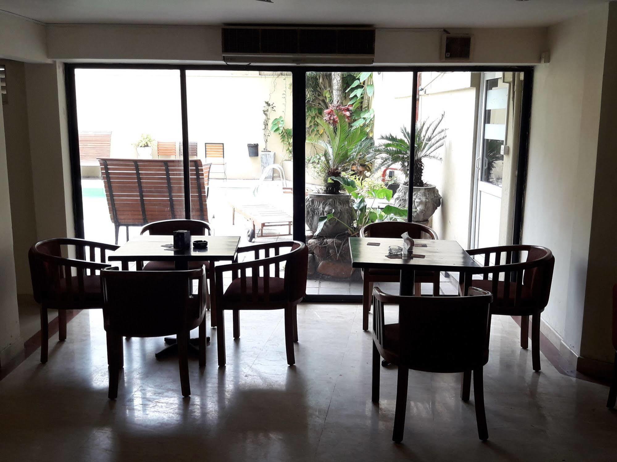 Hotel Janaki Κολόμπο Εξωτερικό φωτογραφία