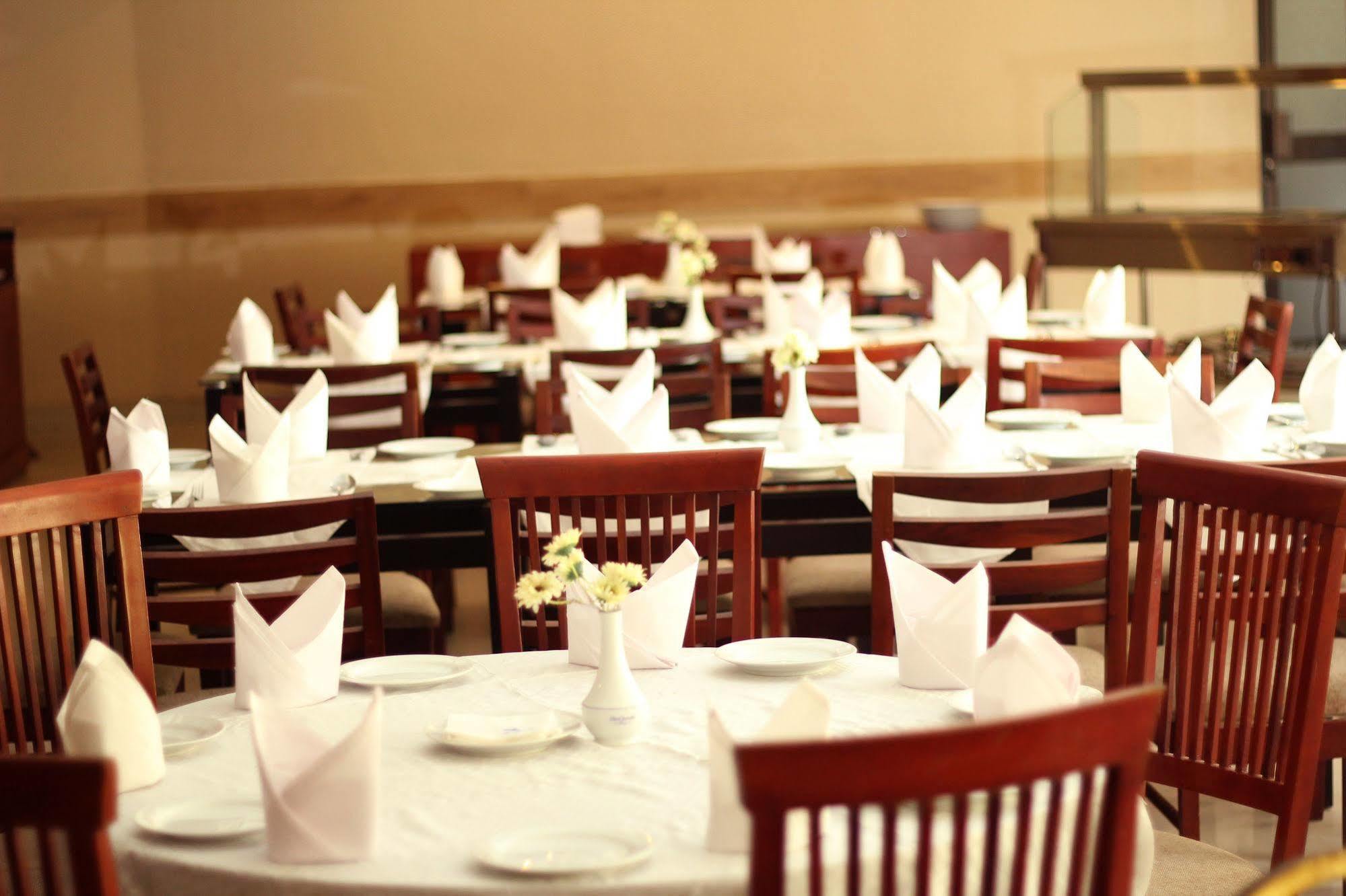 Hotel Janaki Κολόμπο Εξωτερικό φωτογραφία