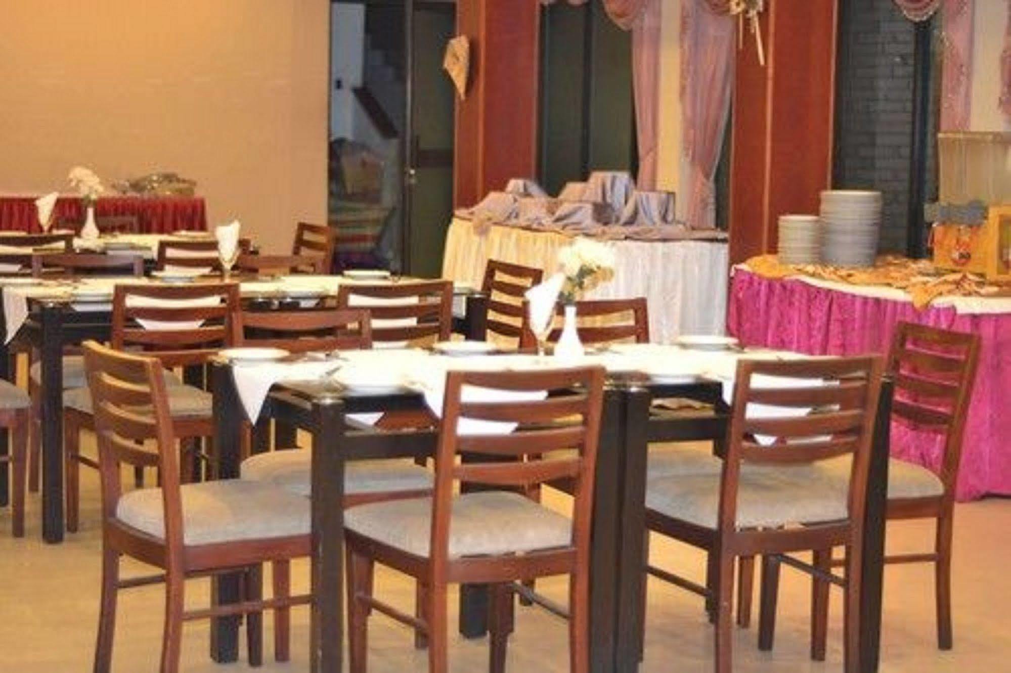 Hotel Janaki Κολόμπο Εξωτερικό φωτογραφία