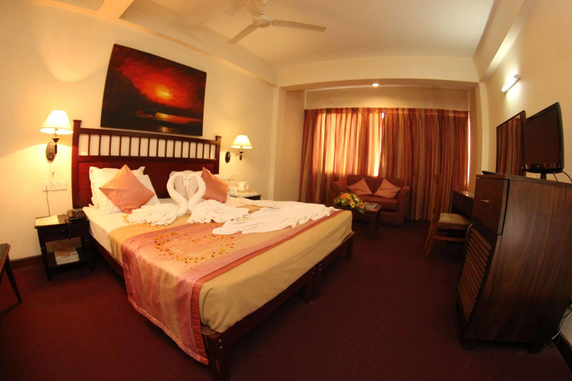 Hotel Janaki Κολόμπο Εξωτερικό φωτογραφία