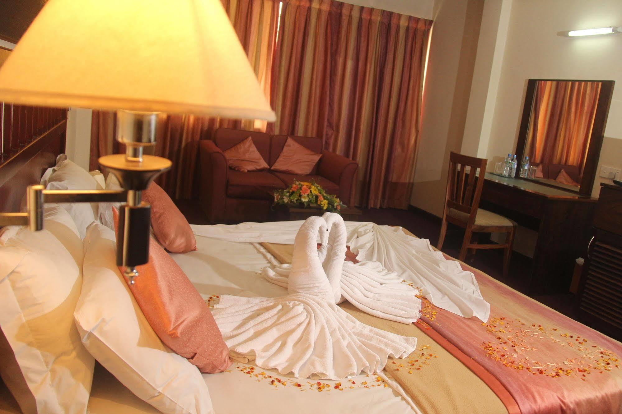 Hotel Janaki Κολόμπο Εξωτερικό φωτογραφία